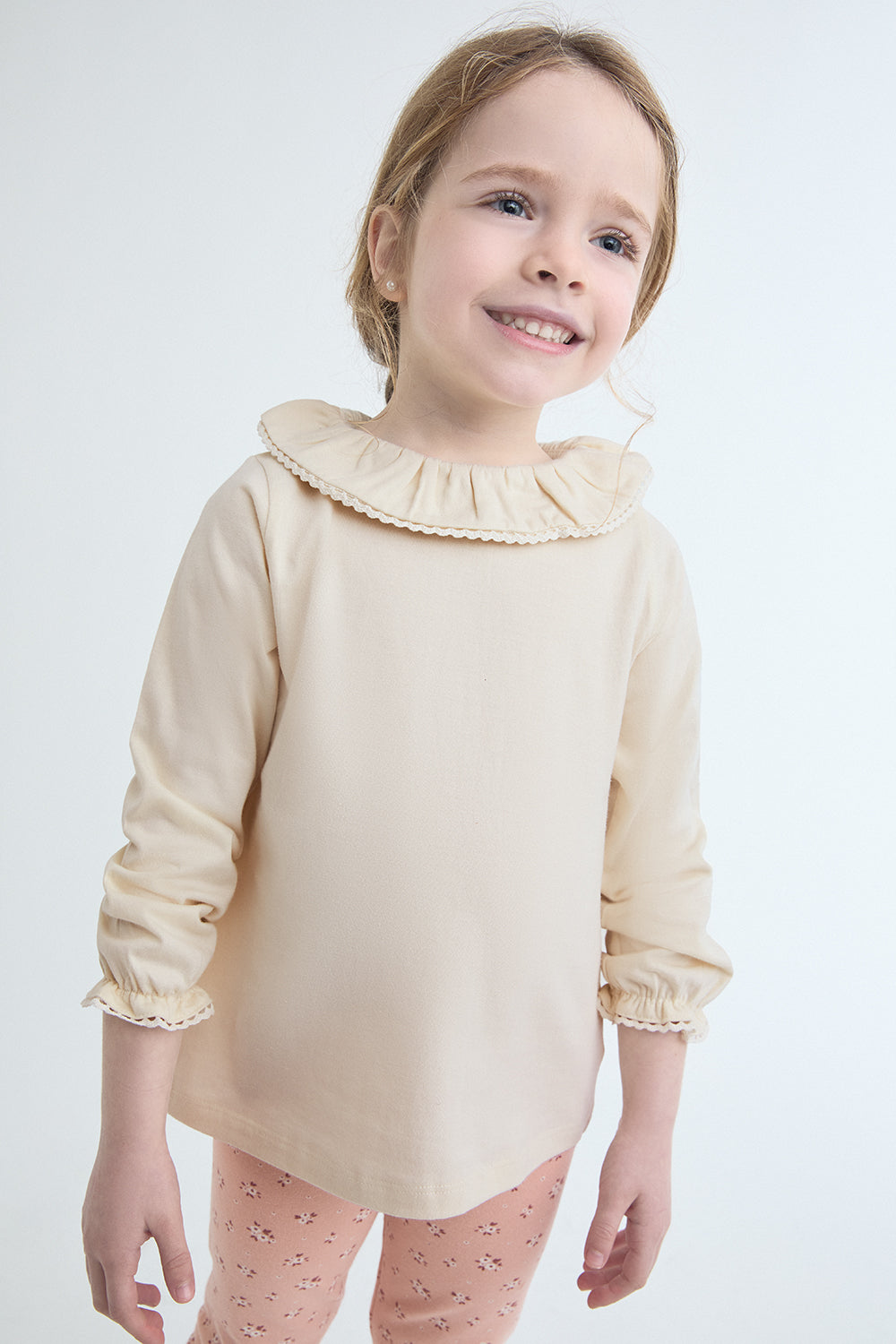 Camiseta Bebé Niña Crudo con Cuello y Puños de Volante | 363014