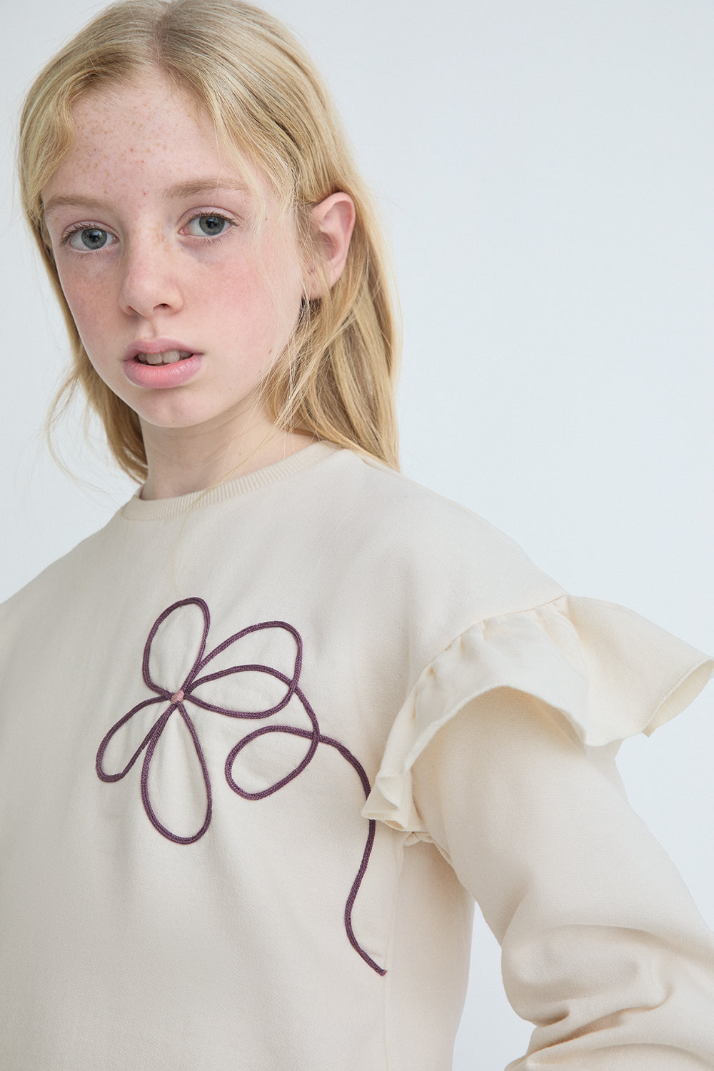 Sudadera Niña Crudo con Volantes y Flores 366004 | Siju Moda Infantil