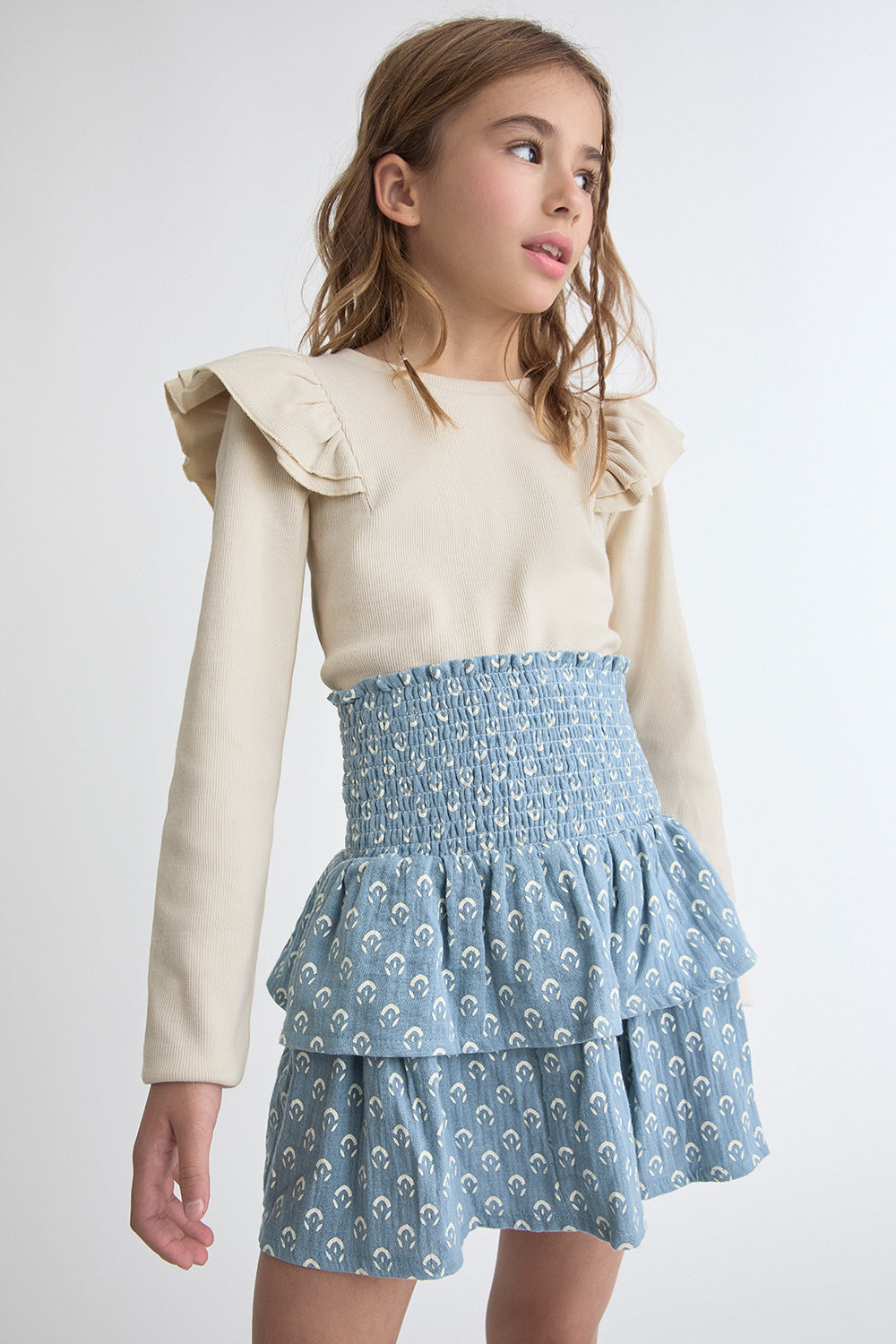 Camiseta Niña Crudo de Canalé con Volantes en los Hombros | Ref. 366064 | Siju Moda Infantil