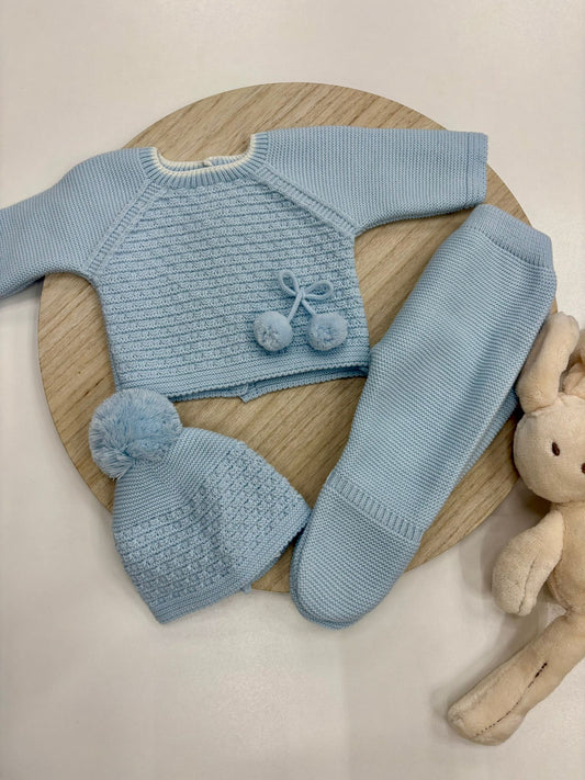 Conjunto primera puesta bebé 2 piezas celeste modelo pompón con gorro – 00 prematuro a 6 meses