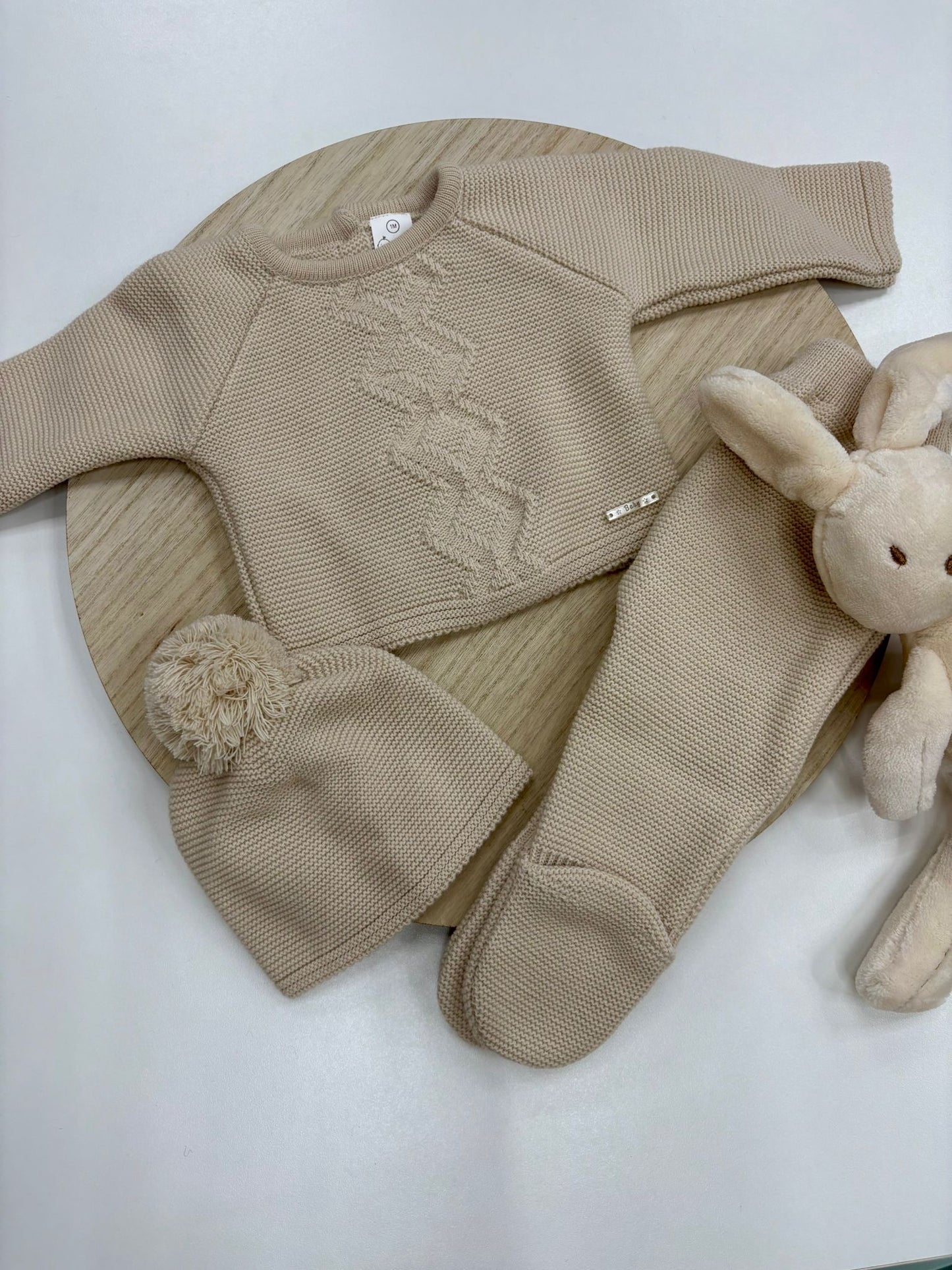 Conjunto primera puesta bebé 3 piezas crudo – jersey con dibujo de rombos y gorro con pompón – 00 prematuro a 6 meses