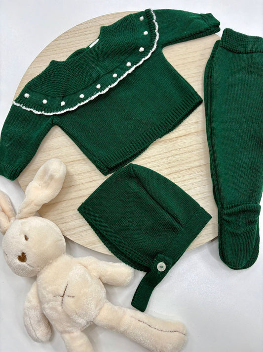 Conjunto primera puesta bebé 3 piezas verde botella con cuello volante y topitos marfil – 00 prematuro a 6 meses