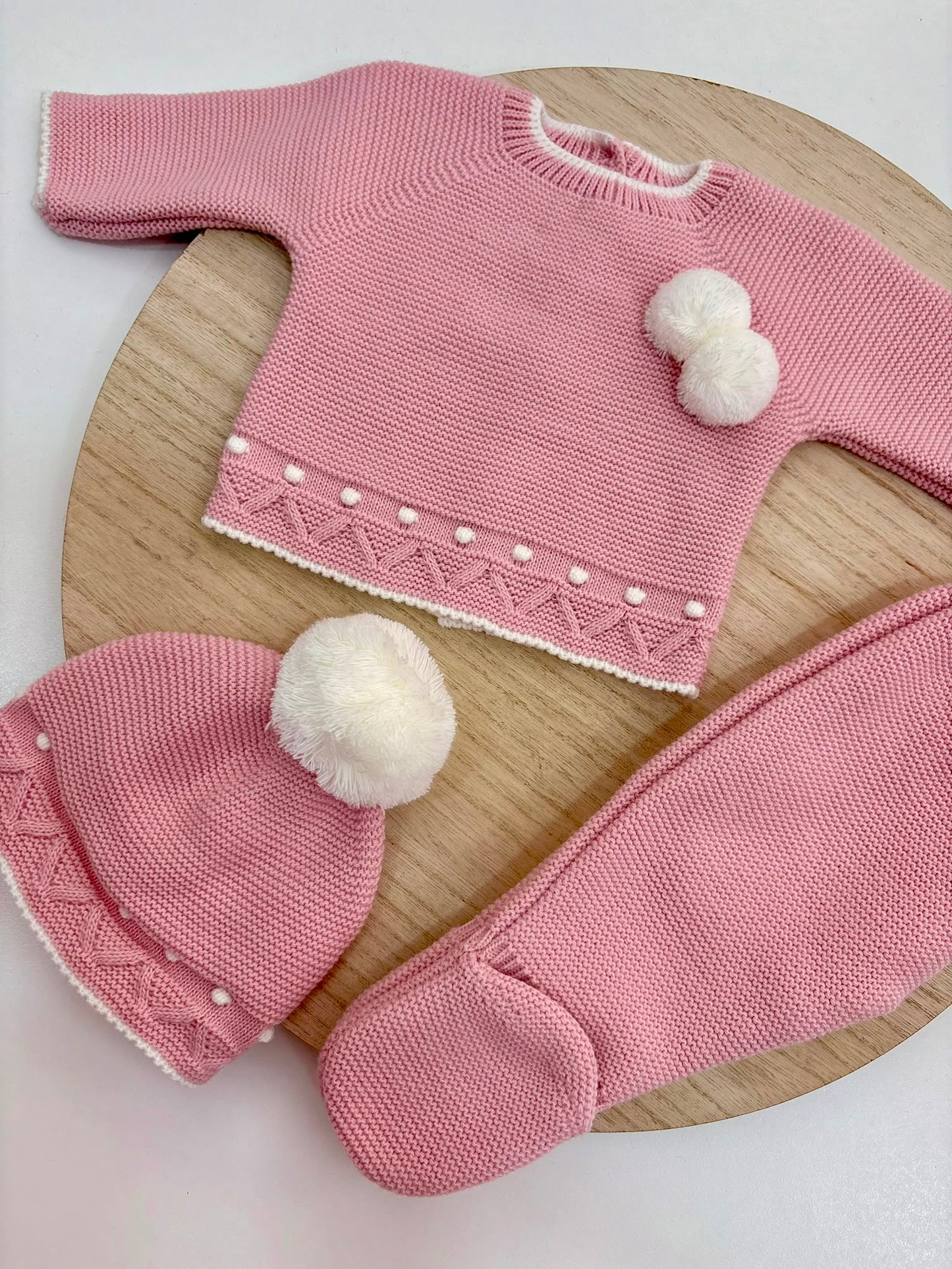 Conjunto de Primera Puesta Rosa Empolvado para Bebé con Pompones, Polaina y Gorro | Siju Moda Infantil