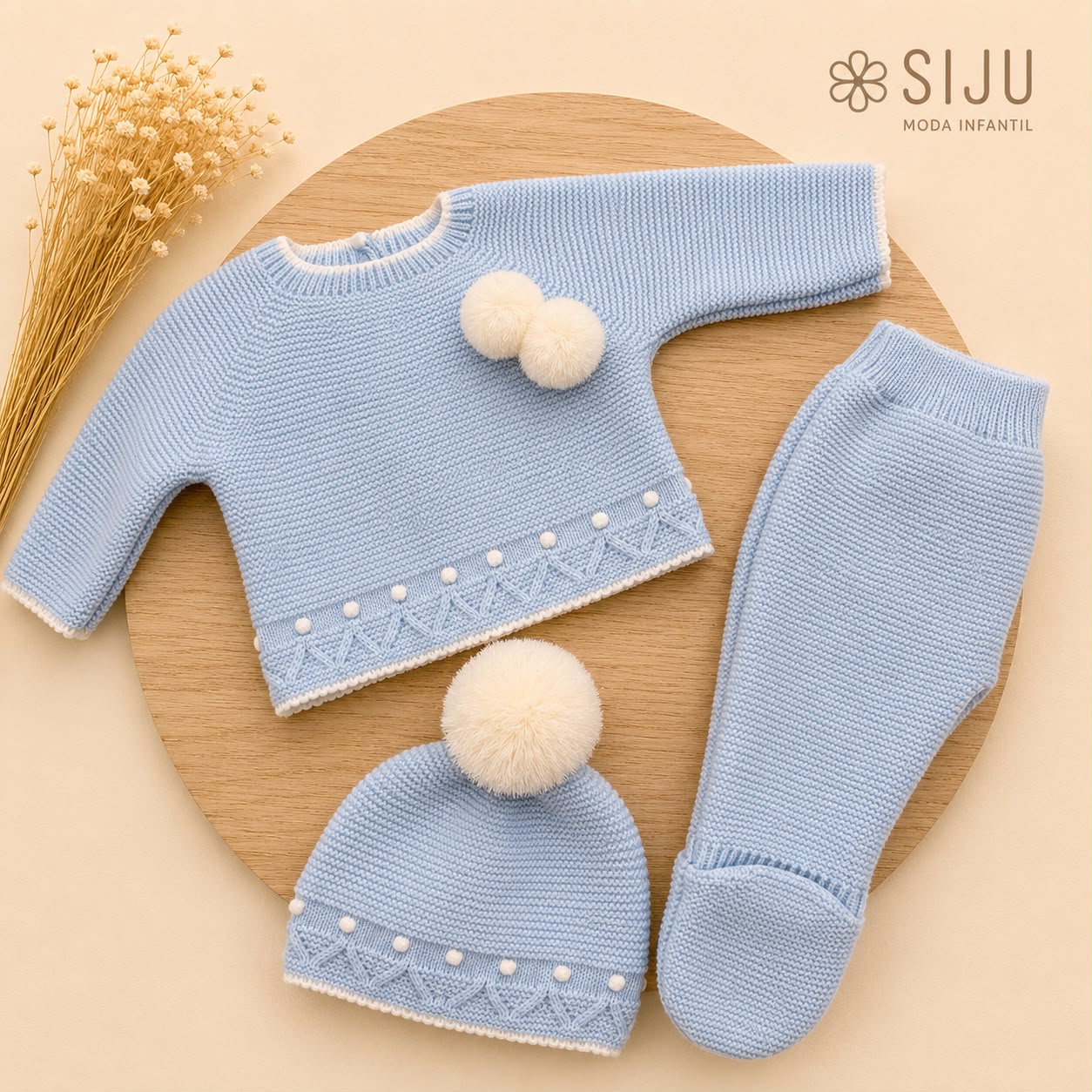 Conjunto de Primera Puesta Celeste para Bebé con Pompones, Polaina y Gorro | Siju Moda Infantil