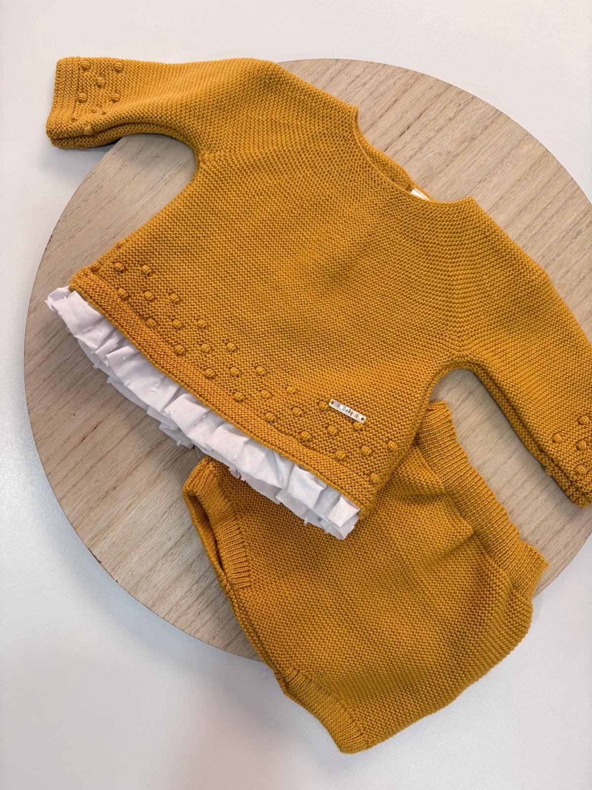 Conjunto de Lana Mostaza con Jersey de Puntilla y Cubrepañal para Bebé | 1 a 24 Meses