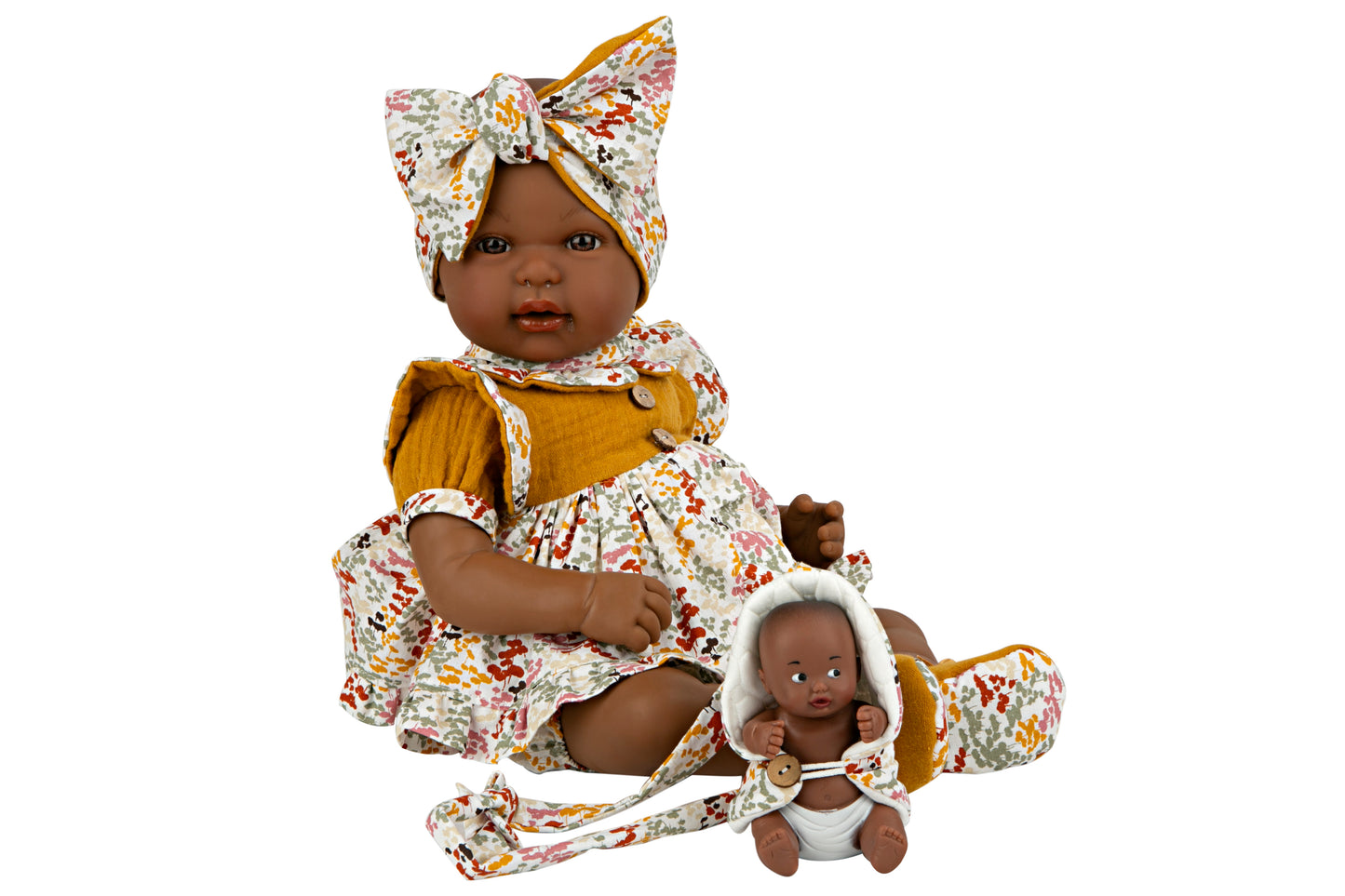 Muñeca Elegance Mies Mulato y Aran Mostaza Arias – 45 cm de ternura y estilo africano
