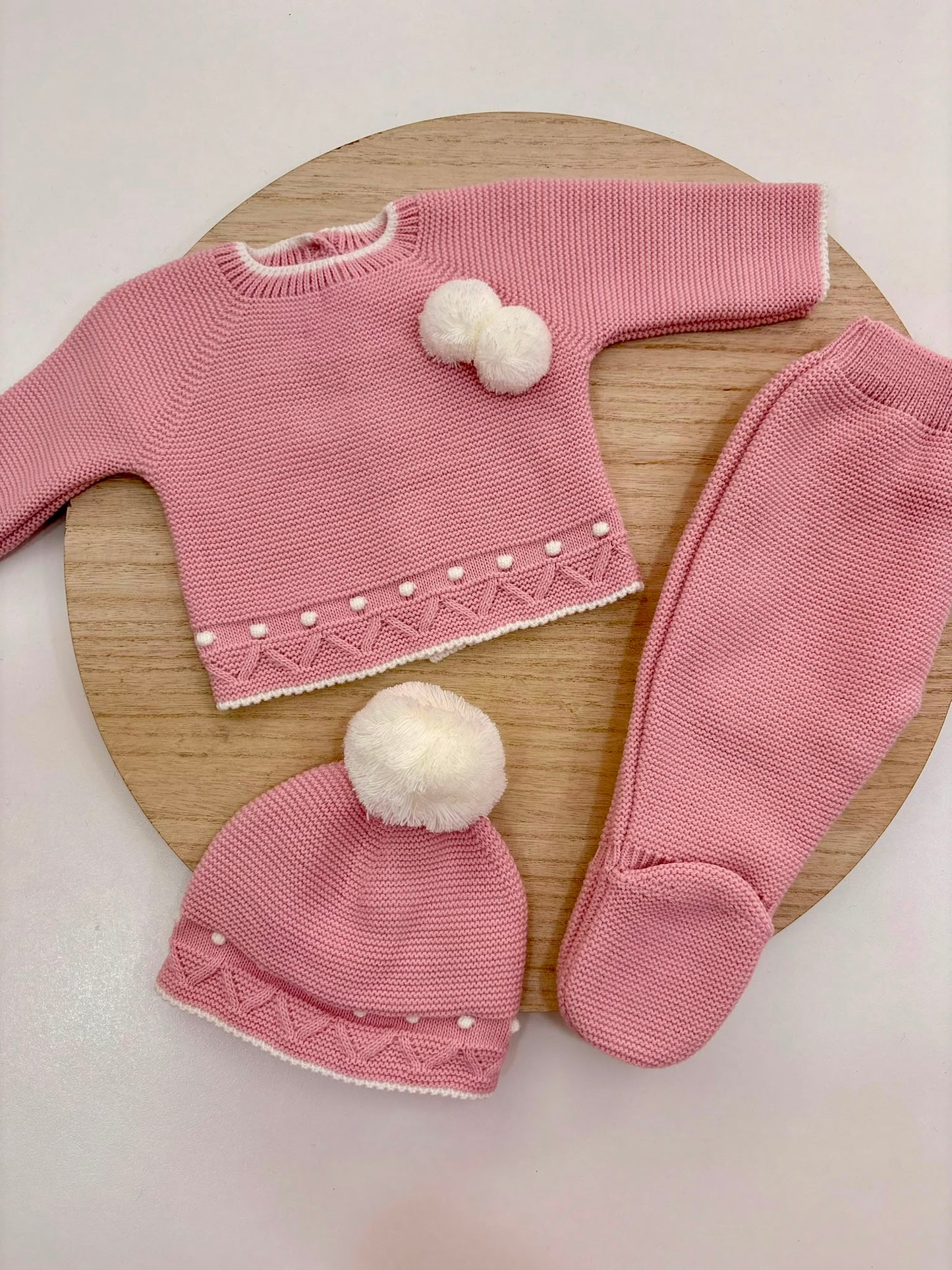 Conjunto de Primera Puesta Rosa Empolvado para Bebé con Pompones, Polaina y Gorro | Siju Moda Infantil