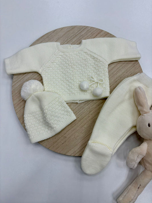 Conjunto primera puesta bebé 2 piezas marfil modelo pompón con gorro – 00 prematuro a 6 meses