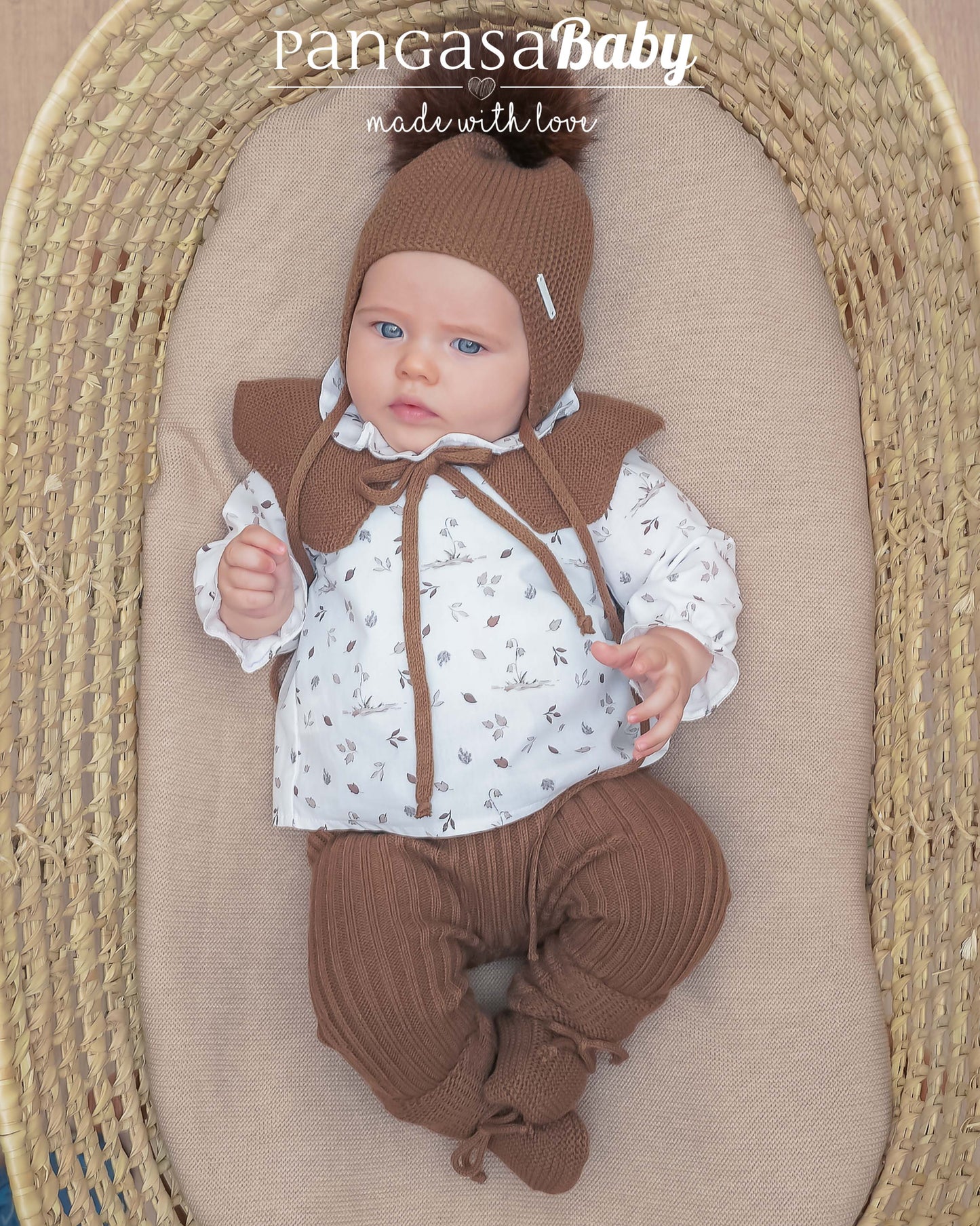 Gorro Orejero Aviador chocolate  Pangasa Baby 🌿 3-36M | Con pompón desmontable