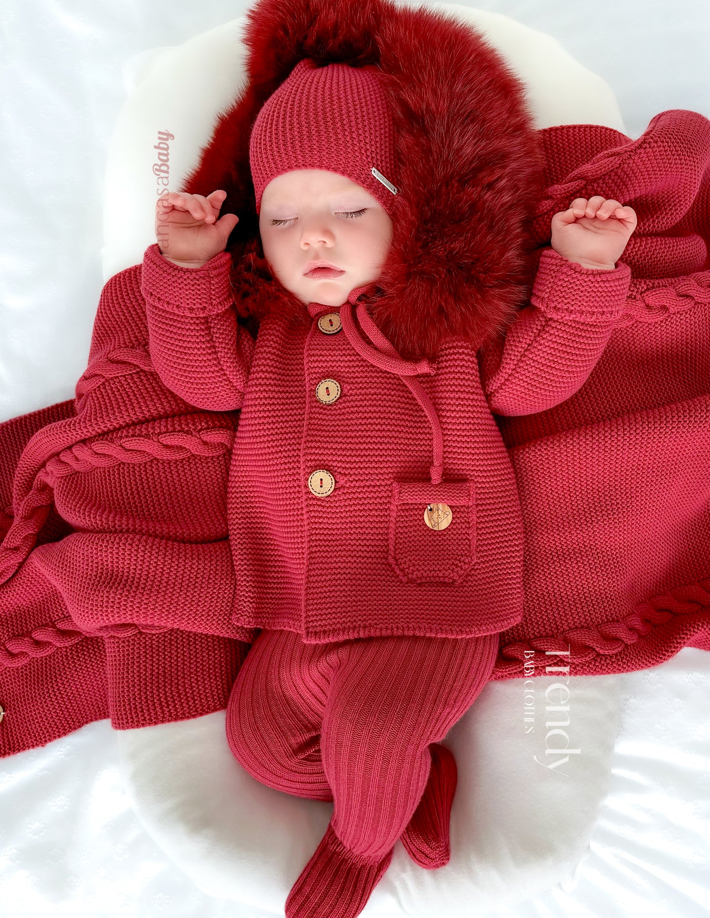 Trenka Luxury Pelo Granate Pangasa Baby 🍷 Abrigo cálido y con estilo para tu peque