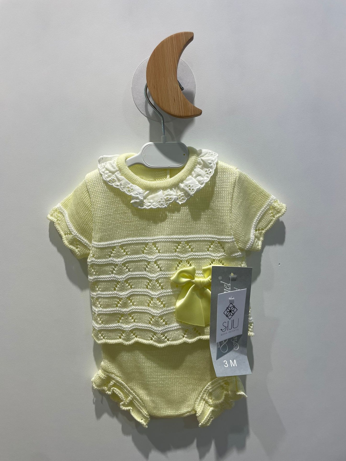 Conjunto hilo amarillo bebe