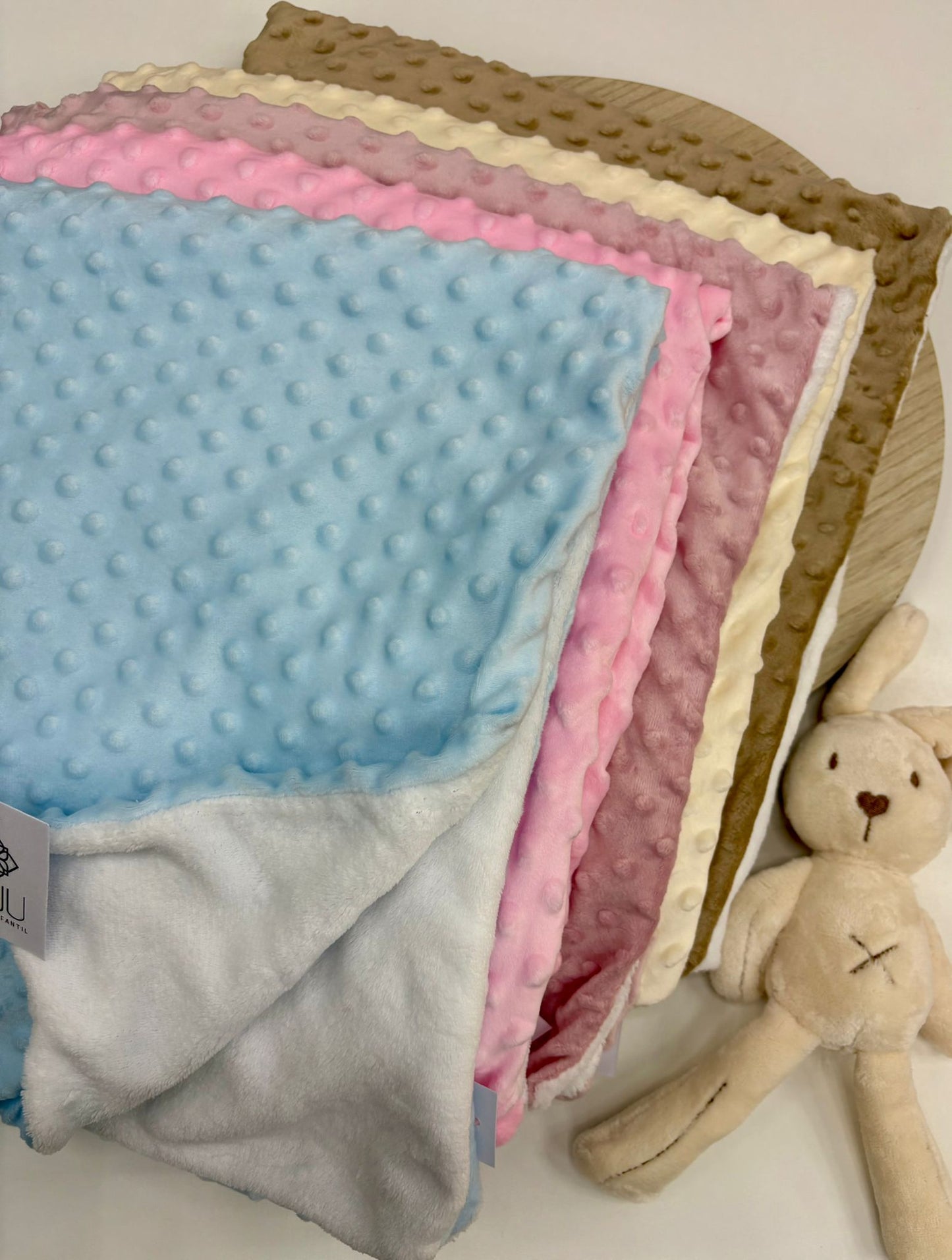 Manta bebé minky topitos extra suave | Colores celeste, rosa, crudo, marrón y verde mint