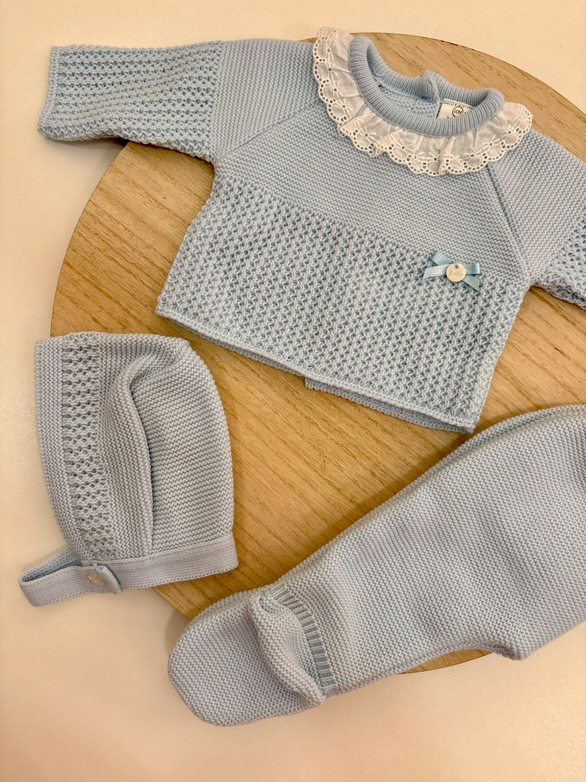 Conjunto de Primera Puesta para Bebé Celeste con Puntilla, Polaina y Capota | Siju Moda Infantil