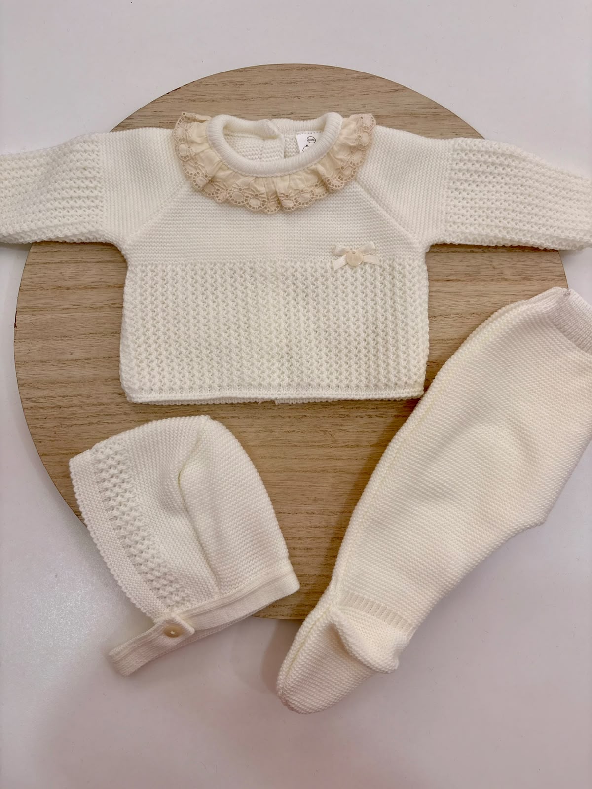 Conjunto de Primera Puesta para Bebé Marfil con Puntilla, Polaina y Capota | Siju Moda Infantil