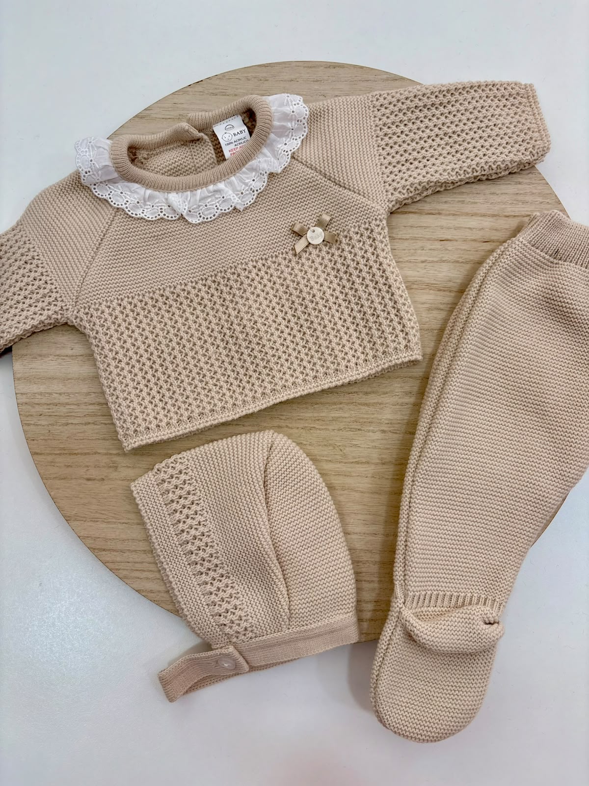 Conjunto de Primera Puesta para Bebé Beige con Puntilla, Polaina y Capota | Siju Moda Infantil