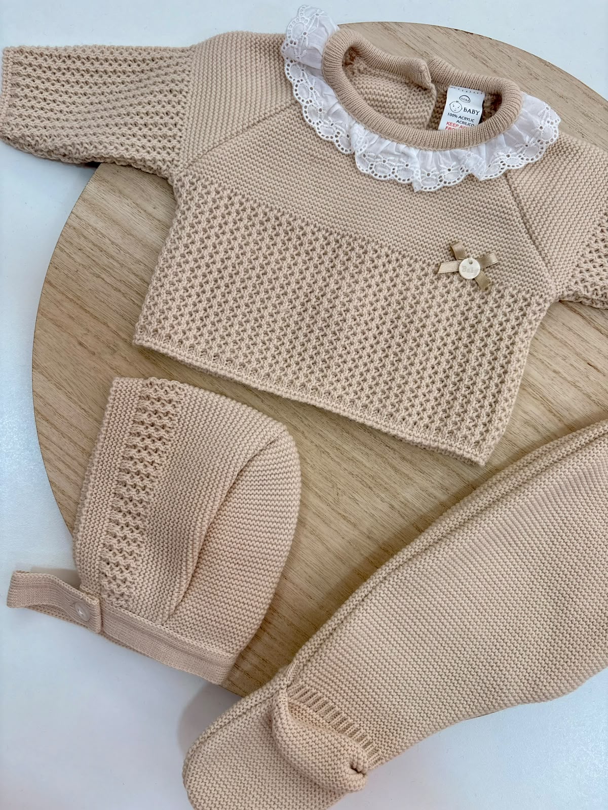 Conjunto de Primera Puesta para Bebé Beige con Puntilla, Polaina y Capota | Siju Moda Infantil