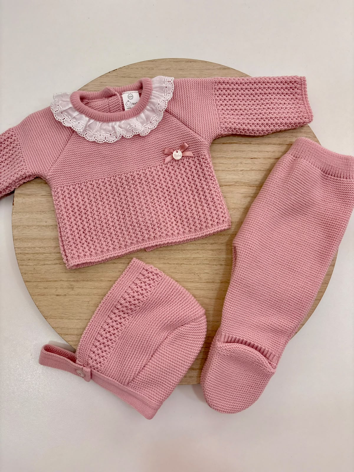Conjunto de Primera Puesta para Bebé Rosa Empolvado con Puntilla, Polaina y Capota | Siju Moda Infantil