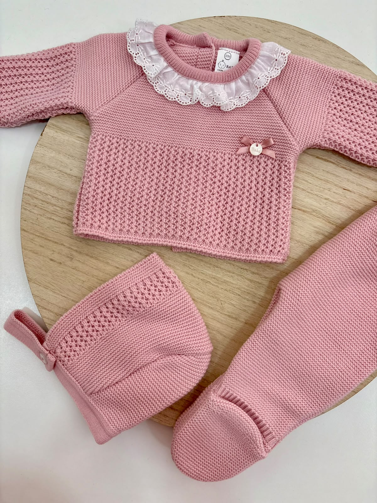 Conjunto de Primera Puesta para Bebé Rosa Empolvado con Puntilla, Polaina y Capota | Siju Moda Infantil