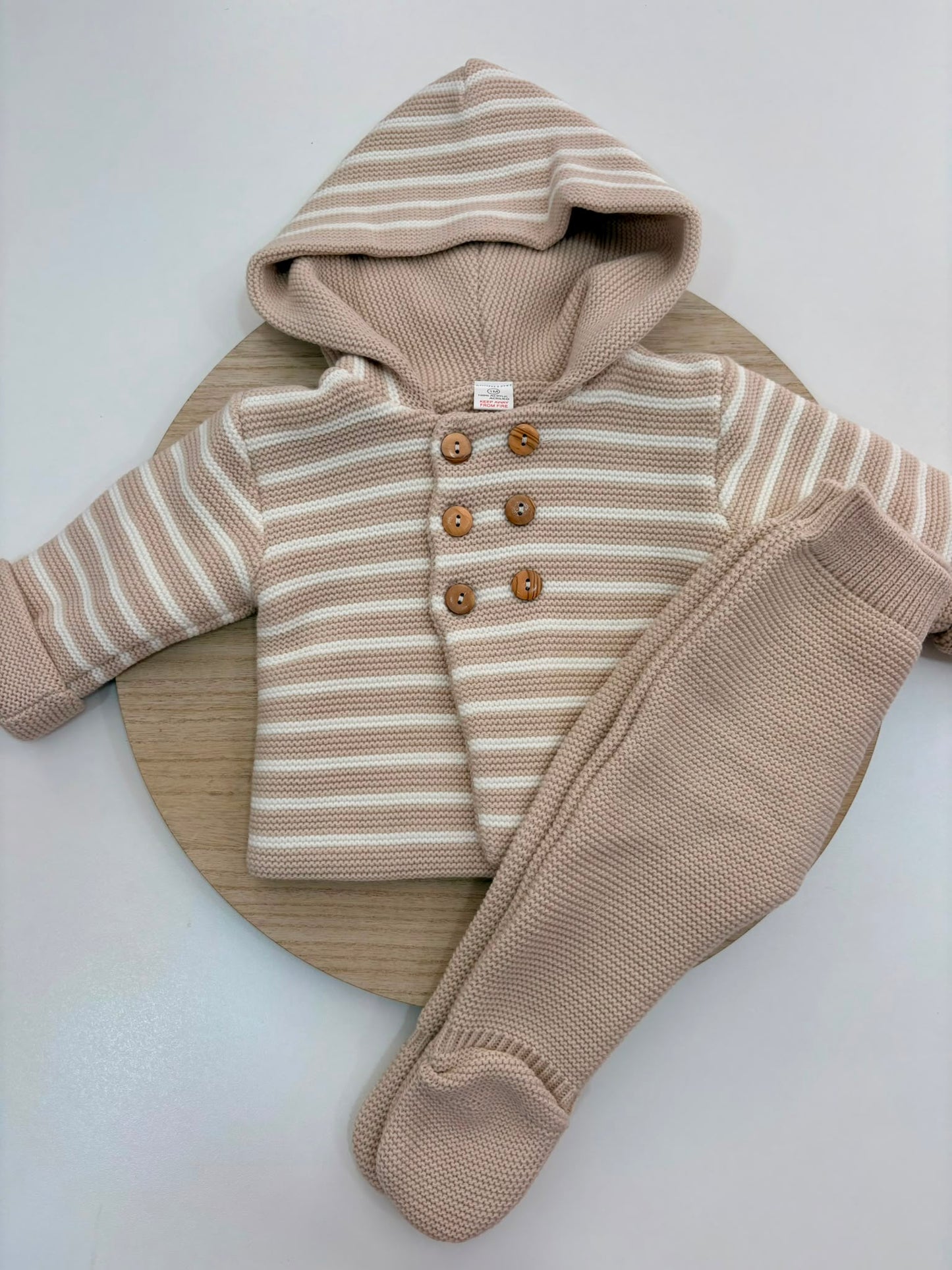 Conjunto de Punto Rayas San Francisco Beige para Bebé con Capucha y Polaina | Siju Moda Infantil
