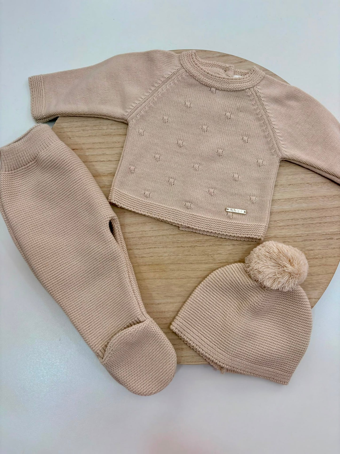 Conjunto de Primera Puesta Beige para Bebé con Gorro y Polaina | Siju Moda Infantil