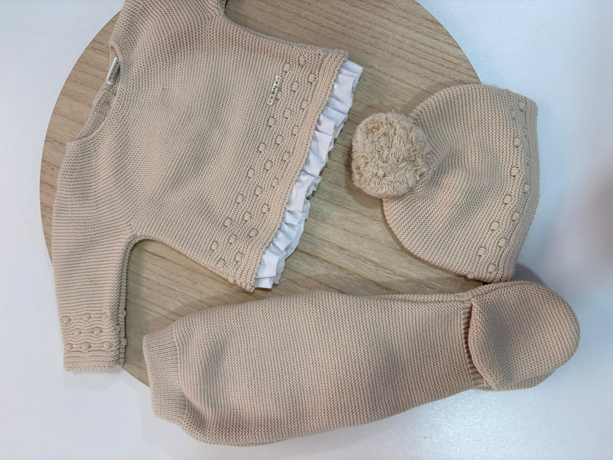 Conjunto de Primera Puesta Puntilla Beige para Bebé | 00 a 6 Meses