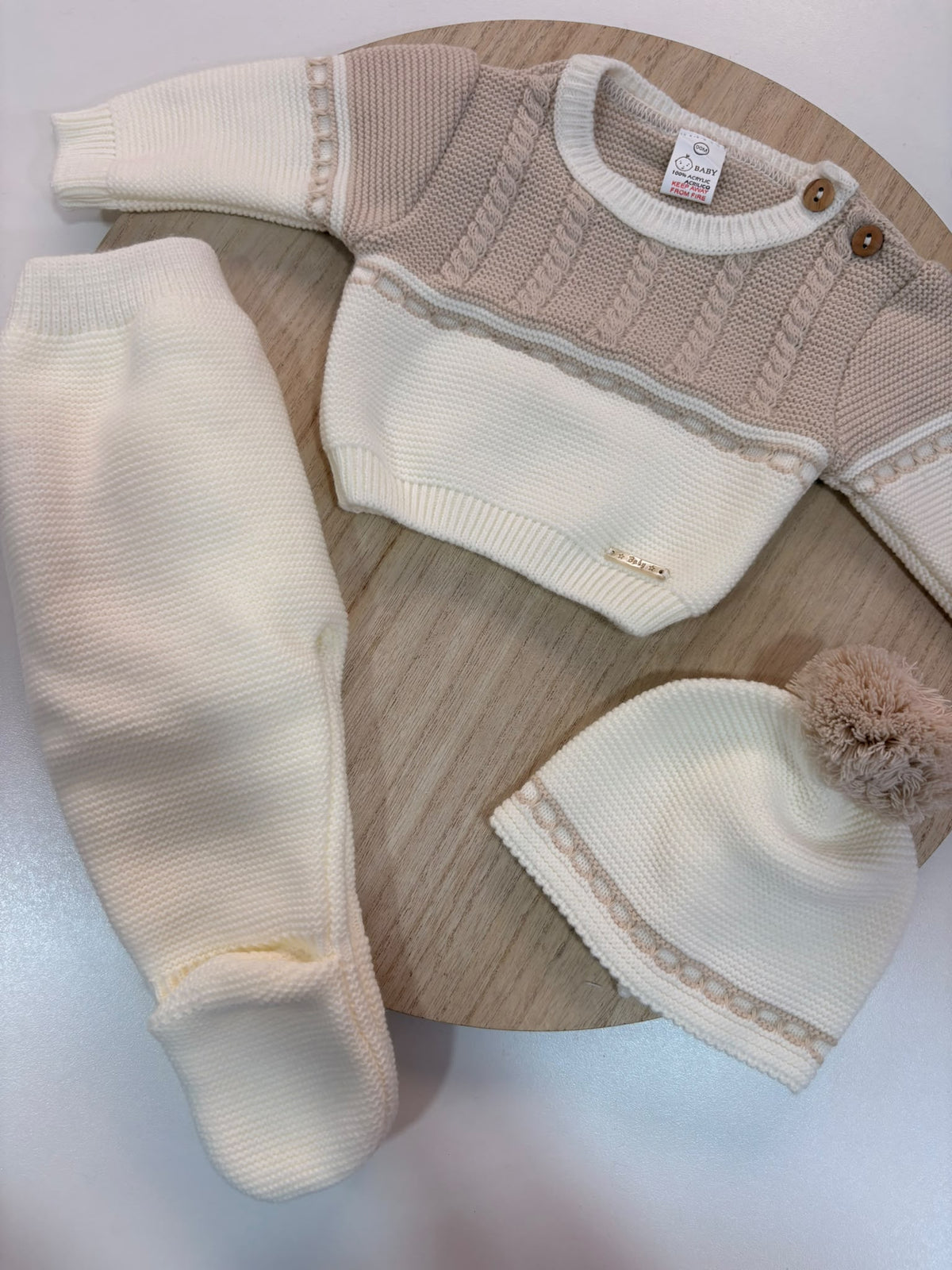 Conjunto de Primera Puesta Marfil y Beige para Bebé | 00 a 6 Meses