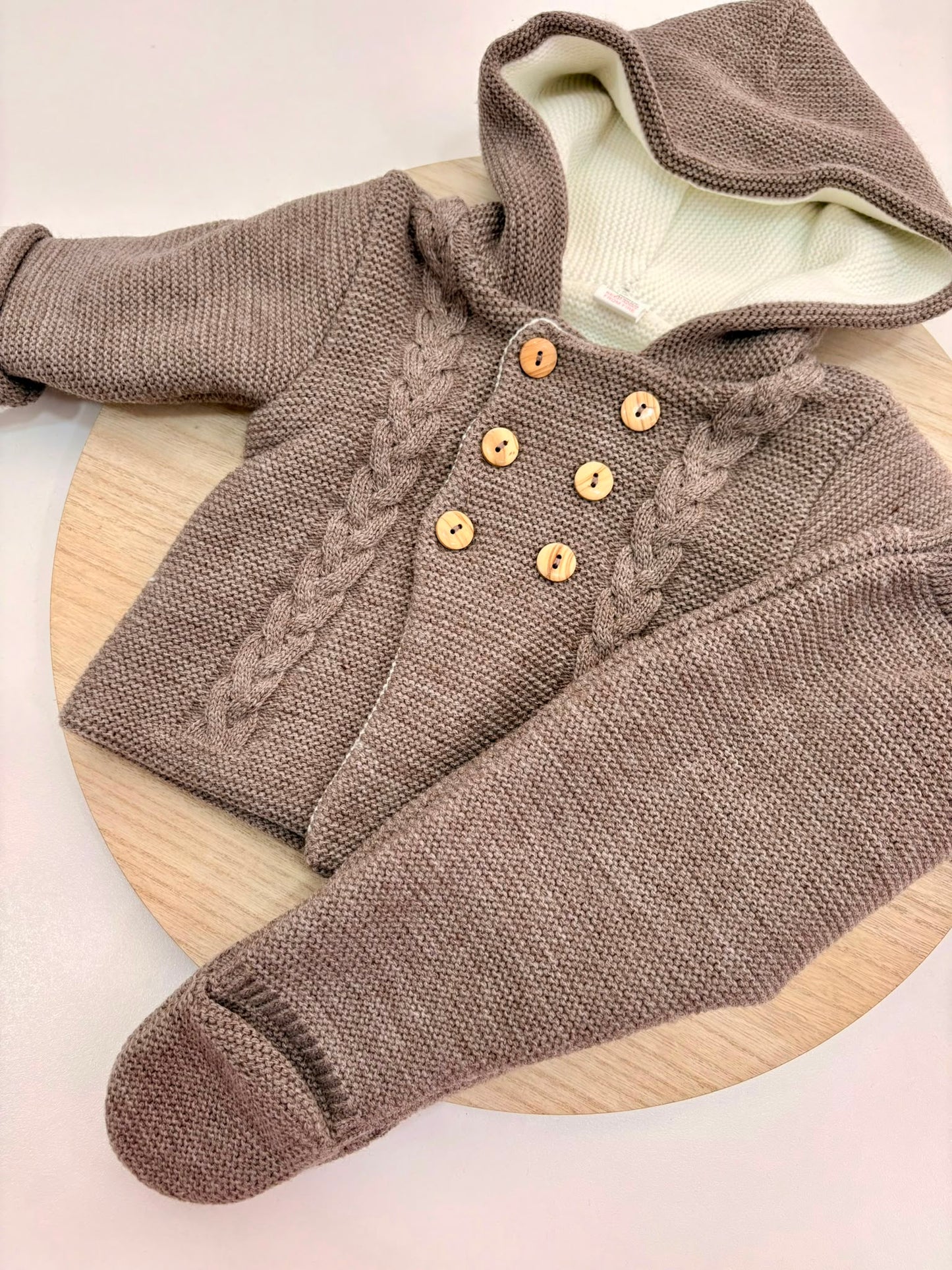 San Francisco de Punto con Capucha y Dibujo de Ochos Chocolate | Tallas 1 a 12 Meses | Siju Moda Infantil